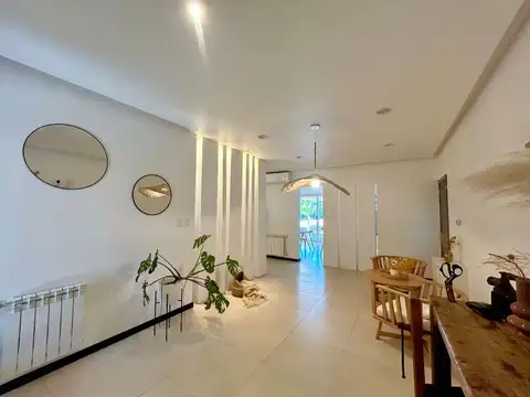 Casa 5 ambientes con 3 baños