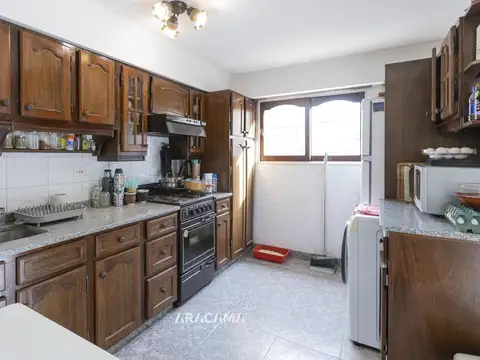 Departamento 5 ambientes con 3 baños