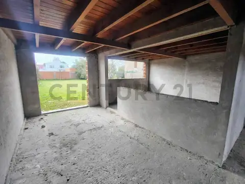 Casa 5 ambientes con 2 baños