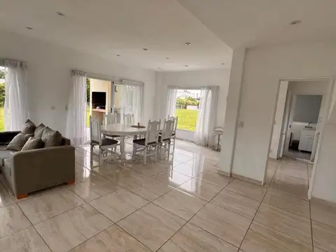 Casa en Alquiler Temporal de 4 dormitorios