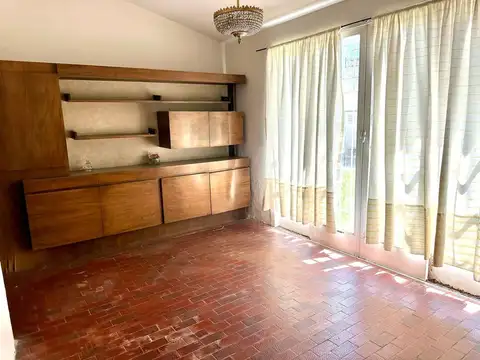 Casa 6 ambientes con 3 baños