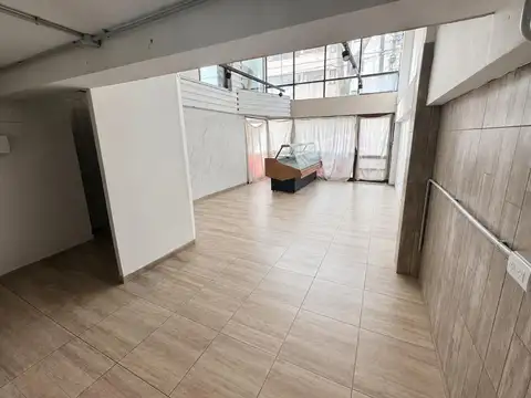 Local en Venta en Plaza Mitre, USD 89.000