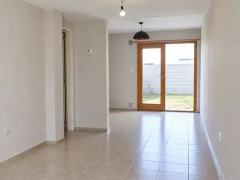 Casa 3 ambientes con 2 baños