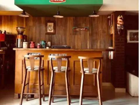 Casa en Venta con 2 cocheras