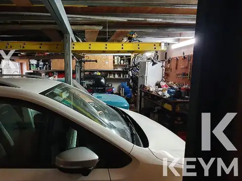 Casa en Venta con 5 cocheras