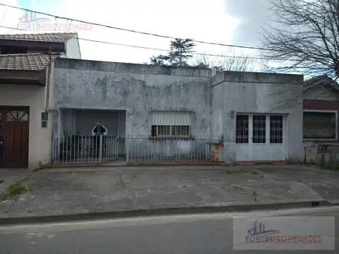 Casa 5 ambientes con 1 baño