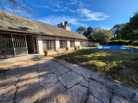 LOS JAZMINES ESQ LOS GERANIOS