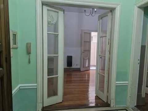 Depto Tipo Casa en Venta en Monserrat, USD 98.000
