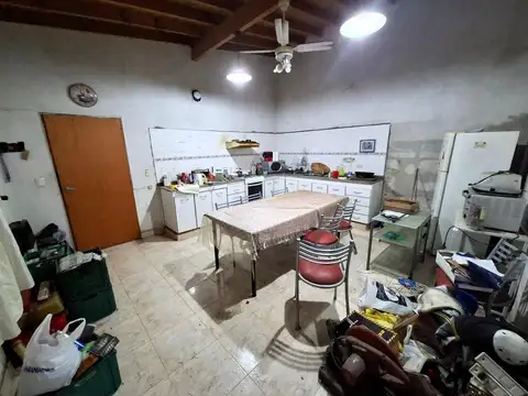 VENTA CIUDAD MADERO CASA S/ AMPLIO LOTE 8,66 X 46,80 MTS