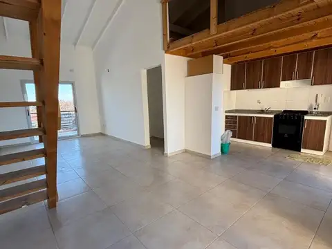 OPORTUNIDAD! EXCELENTE DEPTO AMPLIO DIVIDIDO CON COCHERA EN VILLA BALLESTER  PRECIO L/G