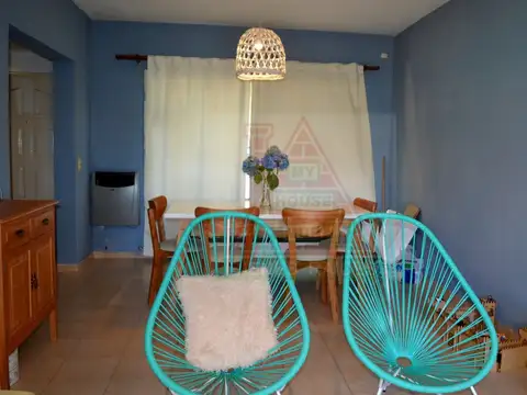 Casa 4 ambientes con 2 baños