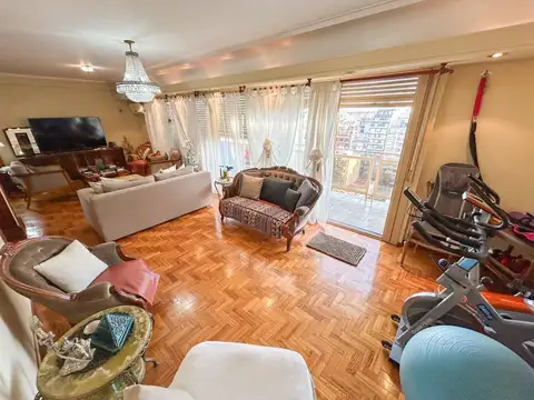 Semipiso de 4 ambientes con dependencia y vista abierta