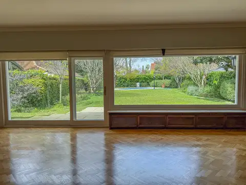 Casa en Venta en Acassuso Vias  /  Santa Fe, USD 1.200.000