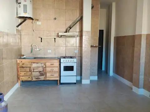 ALQUILER depto 2 amb. AMPLIOS, 1 habitacion, cocina/comedor, patio y cochera