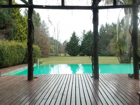 Casa 5 ambientes con 2 baños