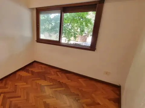 Depto Tipo Casa en Alquiler con 1 cocheras