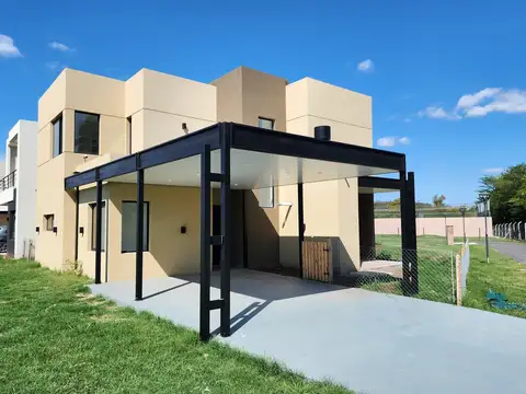 Casa en Alquiler en El Aljibe, USD 1.200