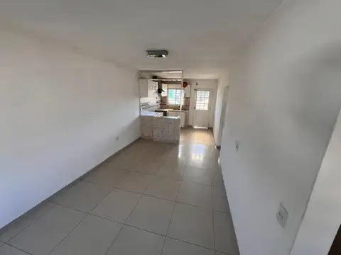 Departamento en Alquiler en Monte Grande, $ 800.000