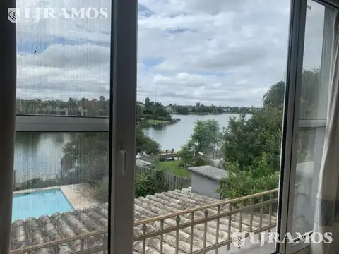 Casa a la laguna en venta en Santa Barbara