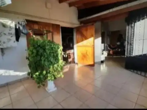 VENTA CASA LOCAL VIRREY DEL PINO