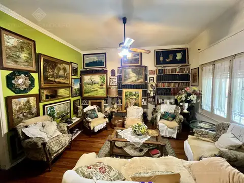 Impecable casa a mts de la Avda y del FCGR - Vta Dta - Apto Credito 
