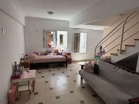 Depto Tipo Casa en Venta de 2 dormitorios