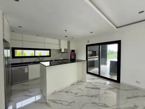 Casa  en Venta en San Sebastian, Escobar, G.B.A. Zona Norte / AREA 9 / APTO CREDITO/ A LA LAGUNA