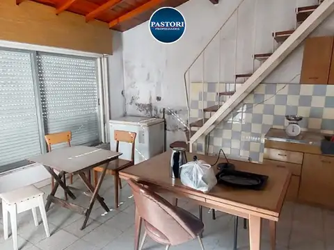 VENTA DE CHALET MULTIFAMILIAR EN OLIVOS