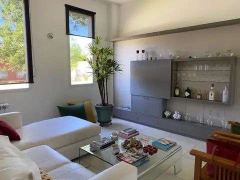 Casa 4 ambientes con 4 baños