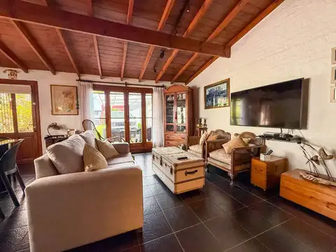 Casa 5 ambientes con 1 baño