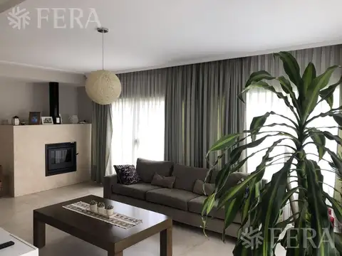 Casa en Venta de 5 dormitorios