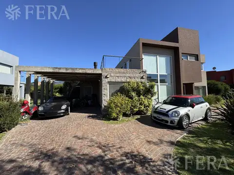 Venta Casa 6 ambientes con piscina en Nuevo Quilmes- Quilmes