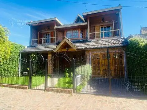 VENTA CHALET  5 AMBIENTES GONZALEZ CATAN CON PARQUE Y COCHERA FINACIA