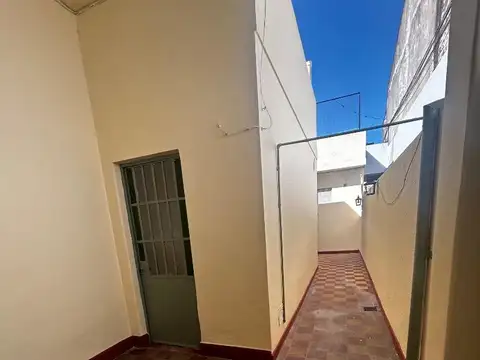 2 amb P Baja  amplios con comedor diario y cocina indepte  p