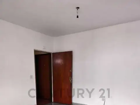 Oficina Dos ambientes en alquiler en el Barrio de Villa del Parque.