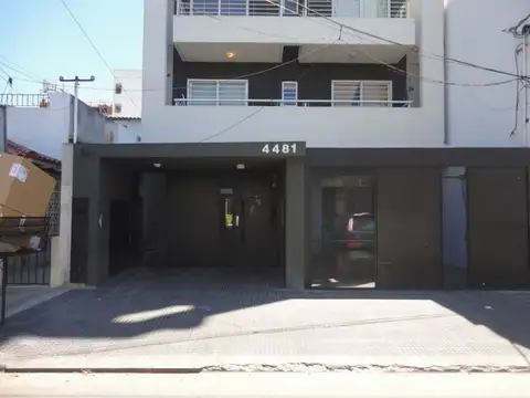 VENTA DEPARTAMENTO 2 AMBIENTES C/COCHERA.SUM. CASEROS CENTRO
