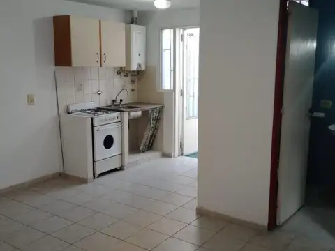 CASA A LA VENTA. IDEAL USO PROFESIONAL EN BARRIO ECHESORTU