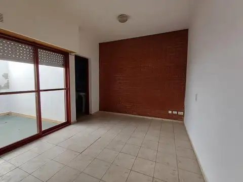 CASA A LA VENTA. IDEAL USO PROFESIONAL EN BARRIO ECHESORTU