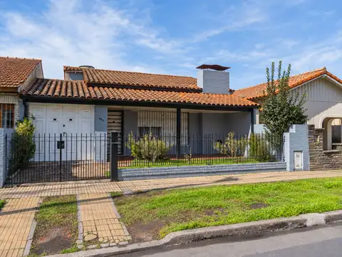 Casa 5 ambientes venta en Adrogué APTA CREDITO