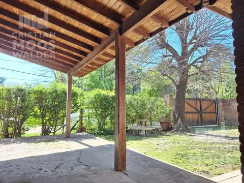Casa en Venta con 4 cocheras