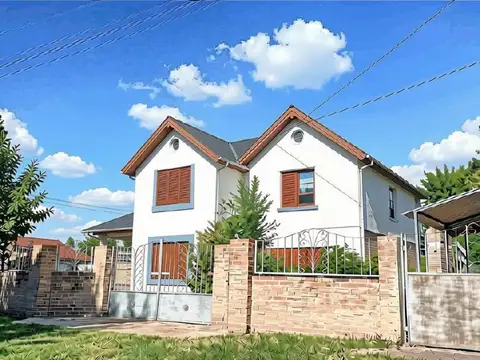 Chalet con Departamento independiente en Venta!