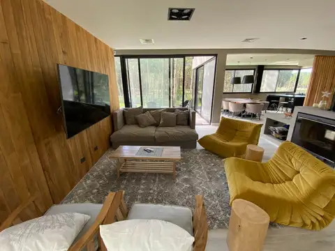 Casa en Venta en Villarobles, USD 645.000