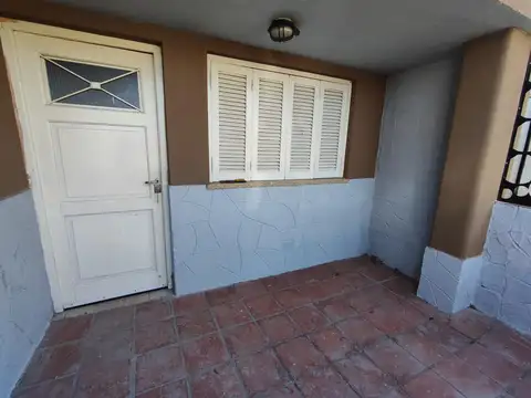 Casa en Alquiler en Azcuenaga, $ 550.000