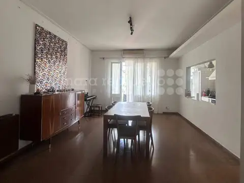 Casa 5 ambientes con 4 baños