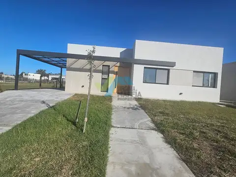 Casa  en Venta en Santa Elisa, Pilar del Este, Pilar