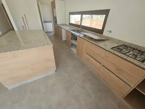 Casa en Venta en Pilar Del Este, USD 210.000