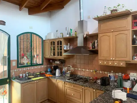 Casa en Venta con 6 cocheras
