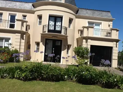 Casa en Venta de 7 dormitorios