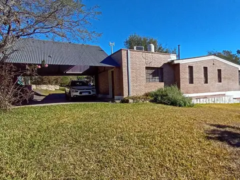 Casa en Venta con 2 cocheras