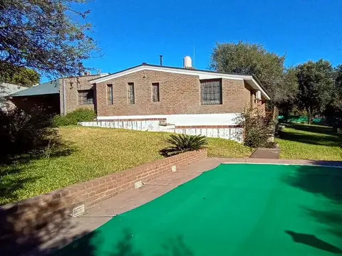 Casa 4 ambientes con 3 baños